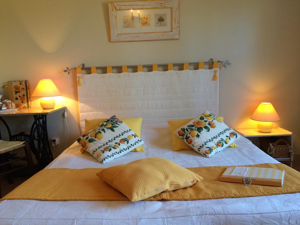 L'Oustaou B&B Piscine & Spa Besse-sur-Issole Εξωτερικό φωτογραφία