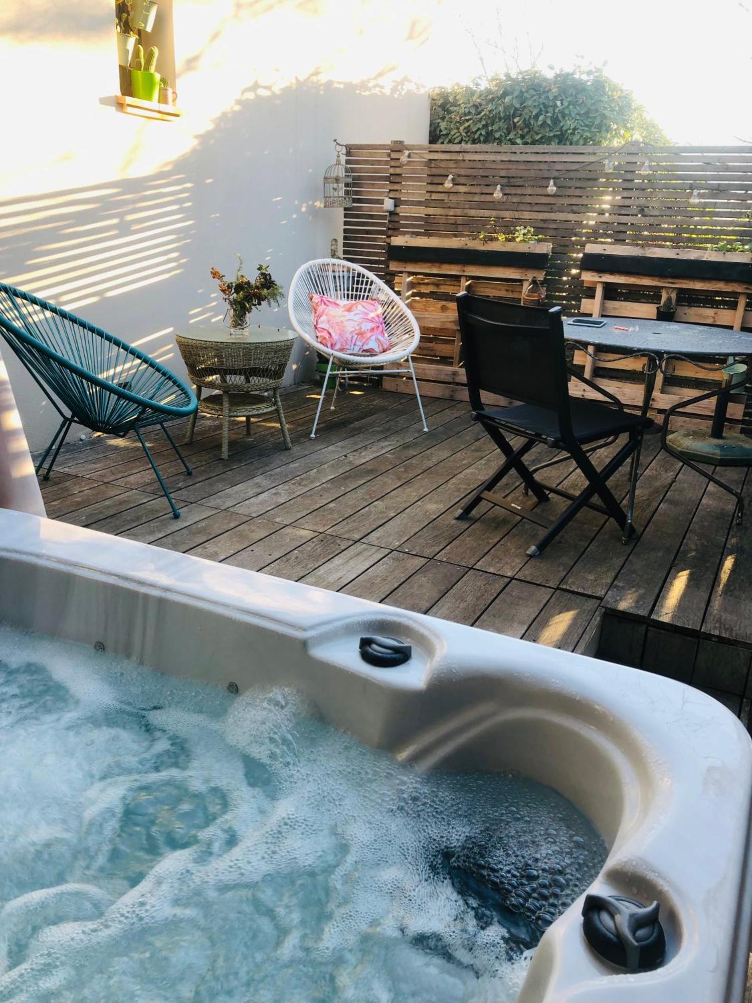 L'Oustaou B&B Piscine & Spa Besse-sur-Issole Εξωτερικό φωτογραφία